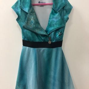 Girl’s dress (costume)